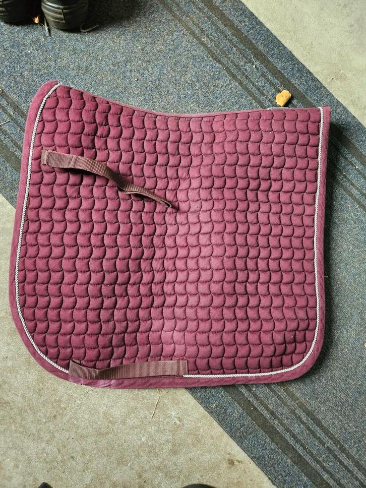 Te koop: 3 dressuurdekjes van Eskadron en 1 van Pagony., Dieren en Toebehoren, Paarden en Pony's | Dekens en Dekjes, Gebruikt