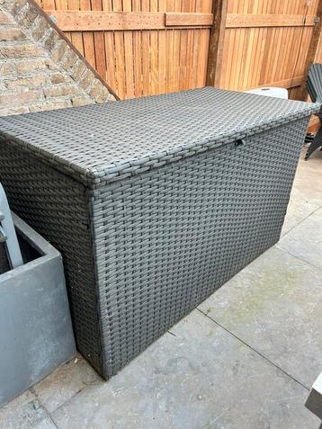 Mooie antraciete opbergbox voor tuinkussens beschikbaar voor biedingen