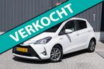 Toyota Yaris 1.5 Hybrid Dynamic*Camera*Cruise Controle*, Gebruikt, 4 cilinders, Wit, Bedrijf