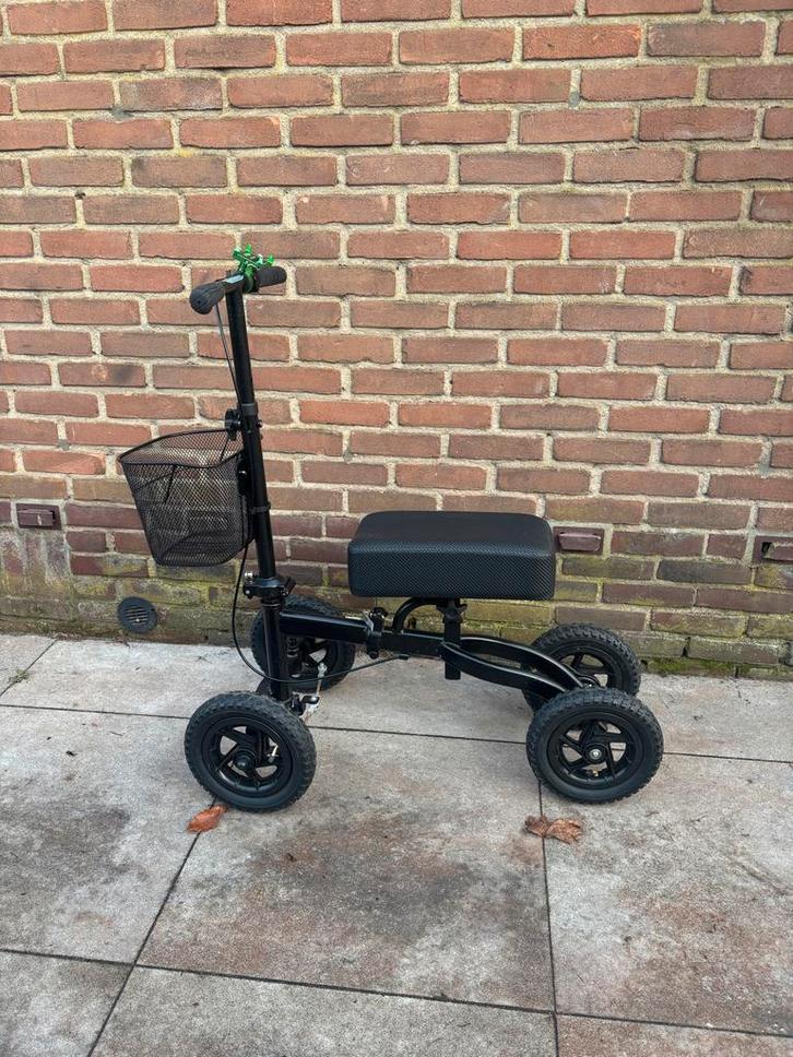 Knie step, Diversen, Verpleegmiddelen, Zo goed als nieuw, Ophalen