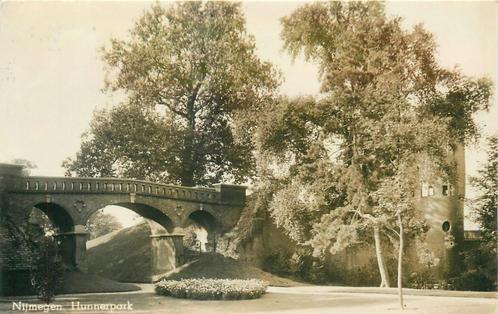 (701-210-009) Nijmegen Hunnerpark, Verzamelen, Ansichtkaarten | Nederland, Gelderland, Verzenden