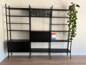 Wandkast Furnified zwart 278x230x37,5 vitrinekast beschikbaar voor biedingen