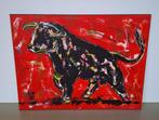 Liz Corrie Leushuis schilderij Spaanse stier op rood 60x80cm, Antiek en Kunst, Ophalen