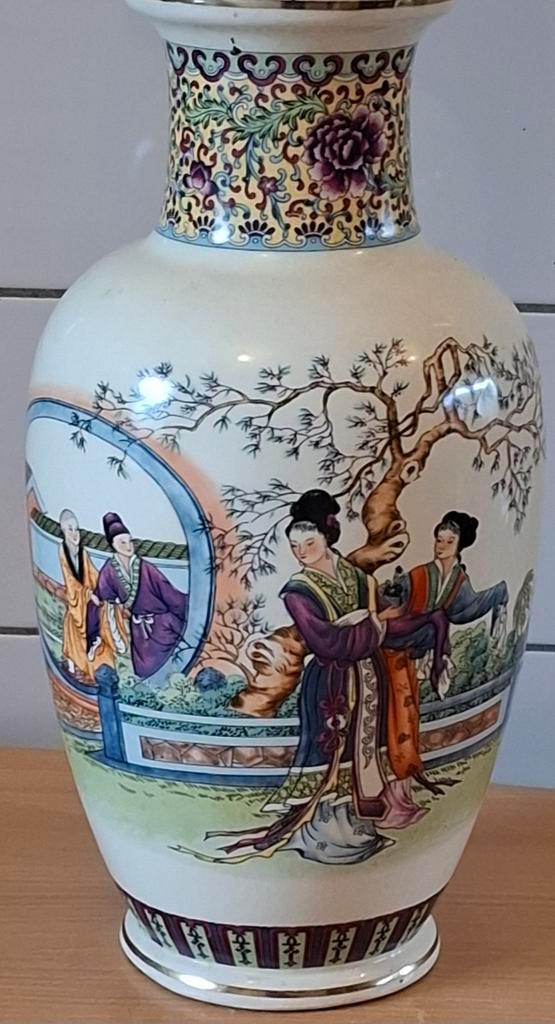 Vaas. Chinese vaas.  Keramiek. Glazuurd., Huis en Inrichting, Woonaccessoires | Vazen, Zo goed als nieuw, Overige kleuren, Minder dan 50 cm