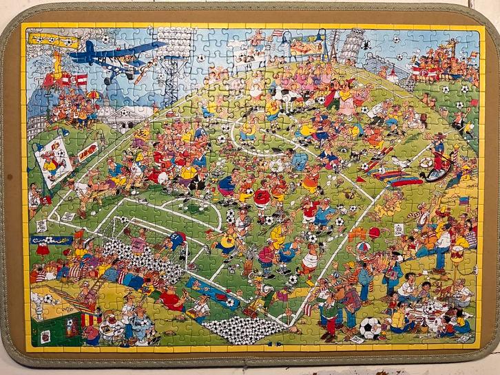 Gibsons Village Tombola - Tony Ryan - 1000 stukjes, Hobby en Vrije tijd, Denksport en Puzzels, Zo goed als nieuw, Legpuzzel, 500 t/m 1500 stukjes