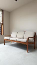 Vintage houten Dyrlund bank met beige kussens, Ophalen, Hout, Minder dan 75 cm, 150 tot 200 cm