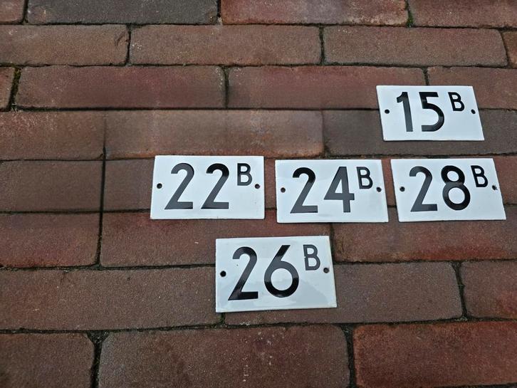 Antiek Bol emaille huisnummer bordjes 15B & 22B  €10!, Antiek en Kunst, Antiek | Emaille, Ophalen of Verzenden