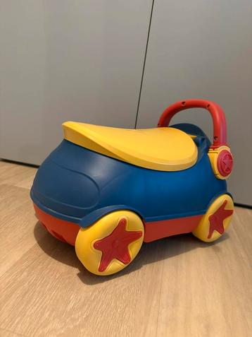 Leuk plaspotje in de vorm van een auto beschikbaar voor biedingen