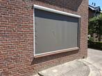 Elektrisch zonnescherm screen 235 x 180cm  zeer goede staat, Doe-het-zelf en Verbouw, Rolluiken, Ophalen, 200 cm of meer, Zo goed als nieuw