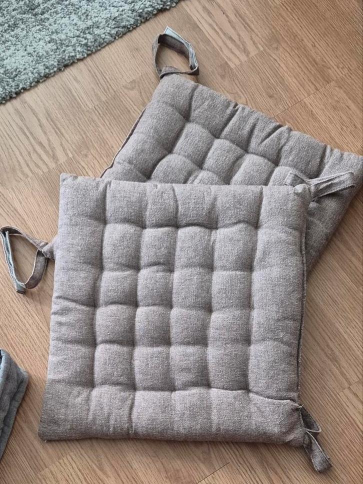 Stoelkussens 4 stuks., Huis en Inrichting, Woonaccessoires | Kussens, Zo goed als nieuw, Vierkant, Ophalen