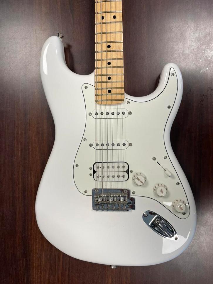 Fender Stratocaster MIM 2022, Muziek en Instrumenten, Snaarinstrumenten | Gitaren | Elektrisch, Gebruikt, Solid body, Fender, Ophalen