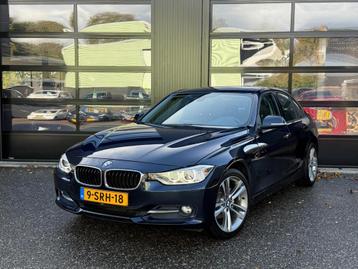 BMW 3-Serie 316i Sport Line Imperialblau Metallic Navi Xenon beschikbaar voor biedingen