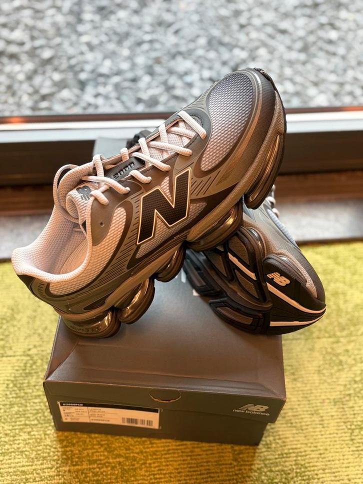 New Balance 2000 Abzorb Pearl Grey Black - Maat 42.5, Kleding | Heren, Schoenen, Nieuw, Sneakers of Gympen, Overige kleuren, Ophalen of Verzenden
