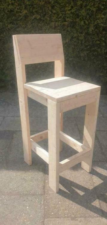 steigerhout barkrukken en tafel beschikbaar voor biedingen