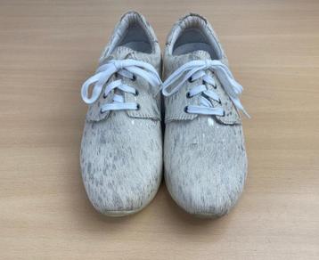 Maruti leer vacht beige zilver veterschoenen mt 38 ZGAN beschikbaar voor biedingen