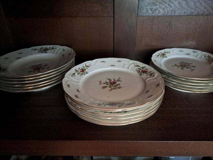 Compleet, uitgebreid Rosenthal servies classic rose, Antiek en Kunst, Antiek | Servies compleet, Ophalen of Verzenden