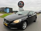 Volvo V40 * 1.6 D2 Momentum * AUTOMAAT * APK *, Euro 5, Gebruikt, 4 cilinders, 700 kg