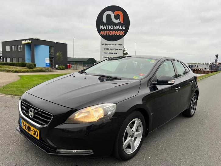 Volvo V40 * 1.6 D2 Momentum * AUTOMAAT * APK *, Auto's, Volvo, Bedrijf, Te koop, V40, ABS, Airbags, Airconditioning, Boordcomputer