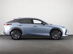 Lexus RZ 300e 35th Edition 71 kWh *NIEUW* | Direct leverbaar, Auto's, Lexus, 12 maanden, Zwart, Blauw, Leder