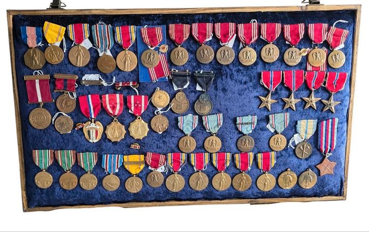 US WWII Single Campaign & Valor Medals, Verzamelen, Militaria | Tweede Wereldoorlog, Landmacht, Lintje, Medaille of Wings, Amerika