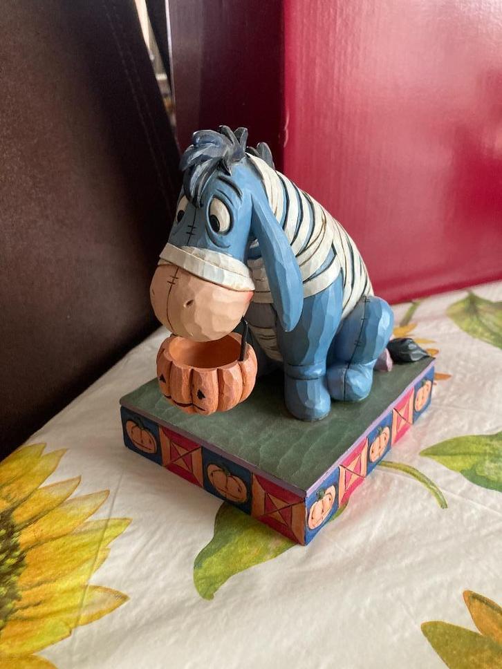 Disney Traditions - Melancholy Mummy Eeyore - Winnie de poeh, Verzamelen, Disney, Nieuw, Beeldje of Figuurtje, Winnie de Poeh of vrienden