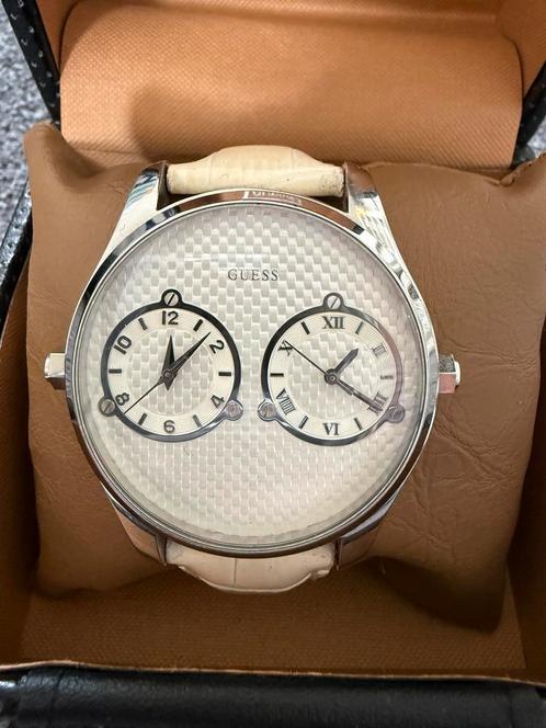 Guess horloge wit, Sieraden, Tassen en Uiterlijk, Horloges | Dames, Gebruikt, Polshorloge, Guess, Ophalen of Verzenden