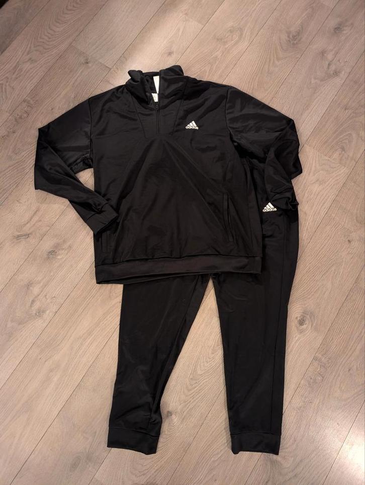 Adidas Trainingspak maat XL als nieuw, Kleding | Dames, Huispakken, Zo goed als nieuw, Maat 46/48 (XL) of groter, Zwart, Ophalen of Verzenden