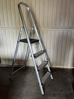 Aluminium trap 4 treden, Doe-het-zelf en Verbouw, Ladders en Trappen, Ophalen, Gebruikt, Trap, Minder dan 2 meter
