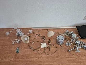 Gratis diverse lampen af te halen beschikbaar voor biedingen