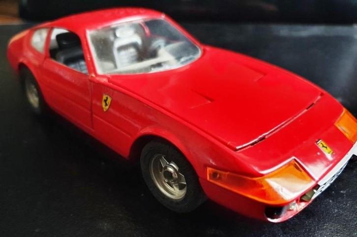 Majorette Ferrari 365 GTB 4 Daytona rood, Hobby en Vrije tijd, Modelauto's | 1:24, Zo goed als nieuw, Auto, Overige merken, Ophalen of Verzenden