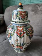 Makkum dekselpot 37 cm hoog, Antiek en Kunst, Antiek | Vazen, Ophalen of Verzenden