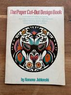 "The Paper Cut-Out Design Book" van Ramona Jablonski, Ophalen of Verzenden, Gelezen, Overige onderwerpen
