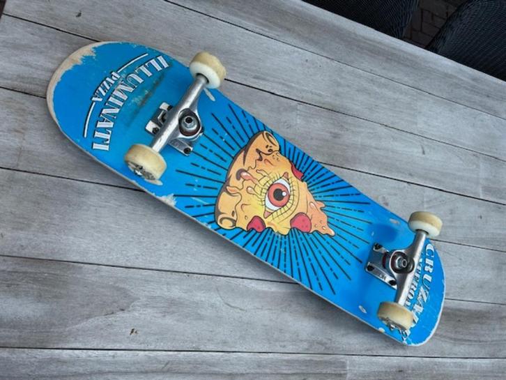 Top Skateboard Cruzade Illuminatie Pizza, met gratis extra’s, Sport en Fitness, Skateboarden, Gebruikt, Skateboard, Ophalen of Verzenden