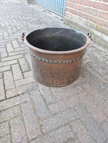 Grote antieke rood koperen geklonken haard bak beschikbaar voor biedingen