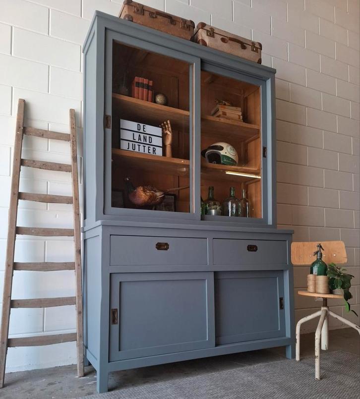 Strakke vintage/brocante schoolkast, Scandinavisch grijs, Huis en Inrichting, Kasten | Buffetkasten, Zo goed als nieuw, 200 cm of meer