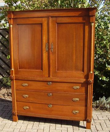 Klein 208 cm eiken empire kabinet chiffoniere en commode beschikbaar voor biedingen