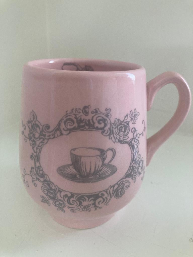 Twee roze bekers/mokken - Lyndsay's Dreams & Wishes, Huis en Inrichting, Keuken | Servies, Gebruikt, Ophalen of Verzenden, Overige stijlen