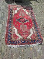 Oud kleed. 2.09 x 1.31kleuren rood blauw en beige, Ophalen