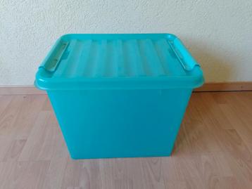 Turquoise Opbergbox met Deksel beschikbaar voor biedingen