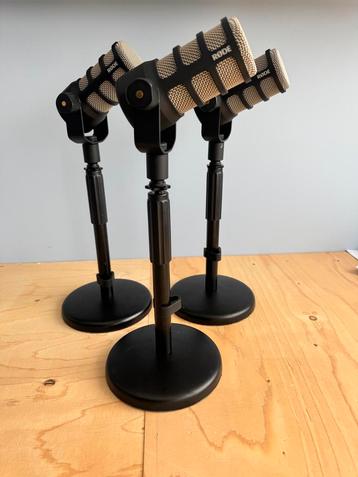 3 x RØDE PodMic + 3 x DS1 (Bureau Standaard) + 2 x PSA1 Arm beschikbaar voor biedingen