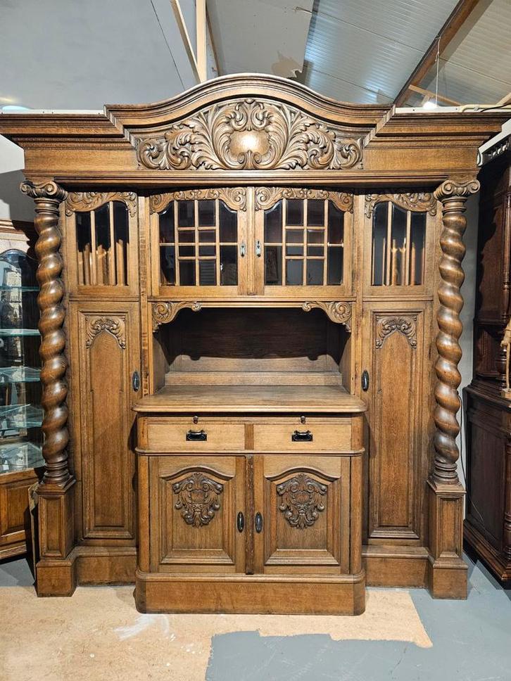 Prachtige kolossale massief eiken antieke kast., Antiek en Kunst, Antiek | Meubels | Kasten, Ophalen