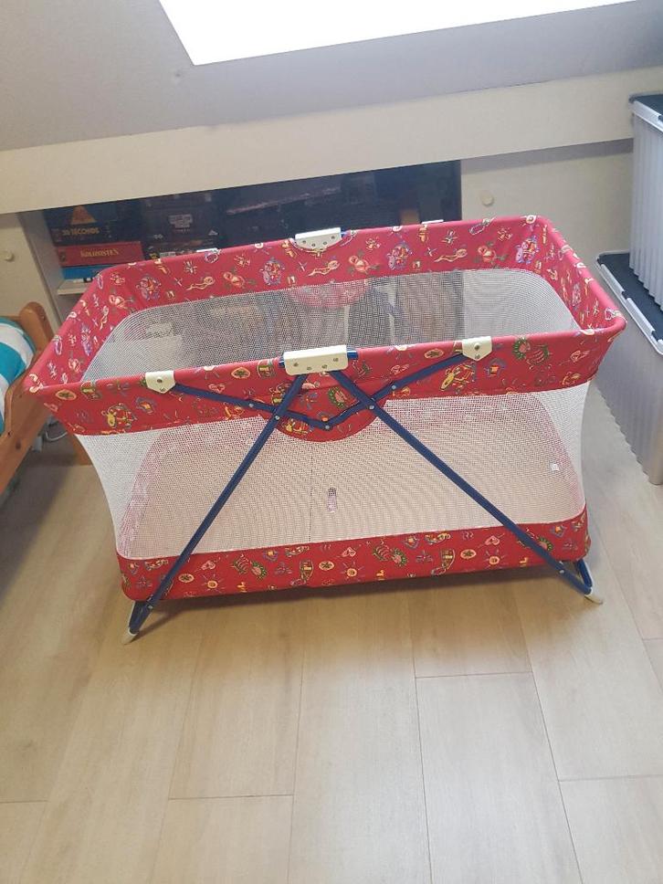 Retro campingbedje inclusief matras,lakentjes en dekentje, Kinderen en Baby's, Kinderkamer | Bedden, Gebruikt, Minder dan 140 cm