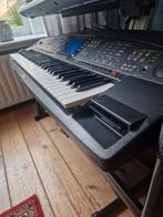 Keyboard yamaha psr 8000 met standaard €200,00 VASTE PRIJS., Muziek en Instrumenten, Keyboards, 61 toetsen, Met standaard, Gebruikt