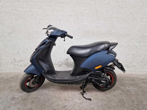 Piaggio - Snorscooter - Zip 2T - 25km uitvoering dn913s, Fietsen en Brommers, Scooters | Piaggio, Gebruikt, Zip