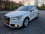 Audi A1 1.4 Tfsi 90KW S-tronic 2011 Wit automaat, Stof, A1, Zwart, 4 cilinders