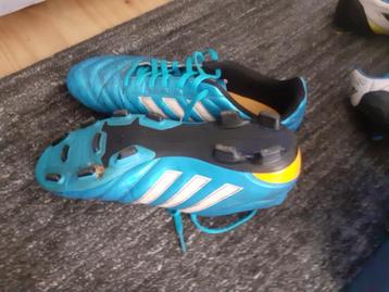 Voetbalschoenen  beschikbaar voor biedingen
