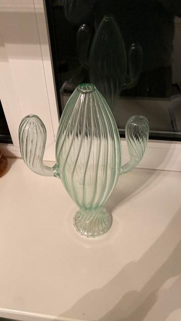 Glasvase beschikbaar voor biedingen