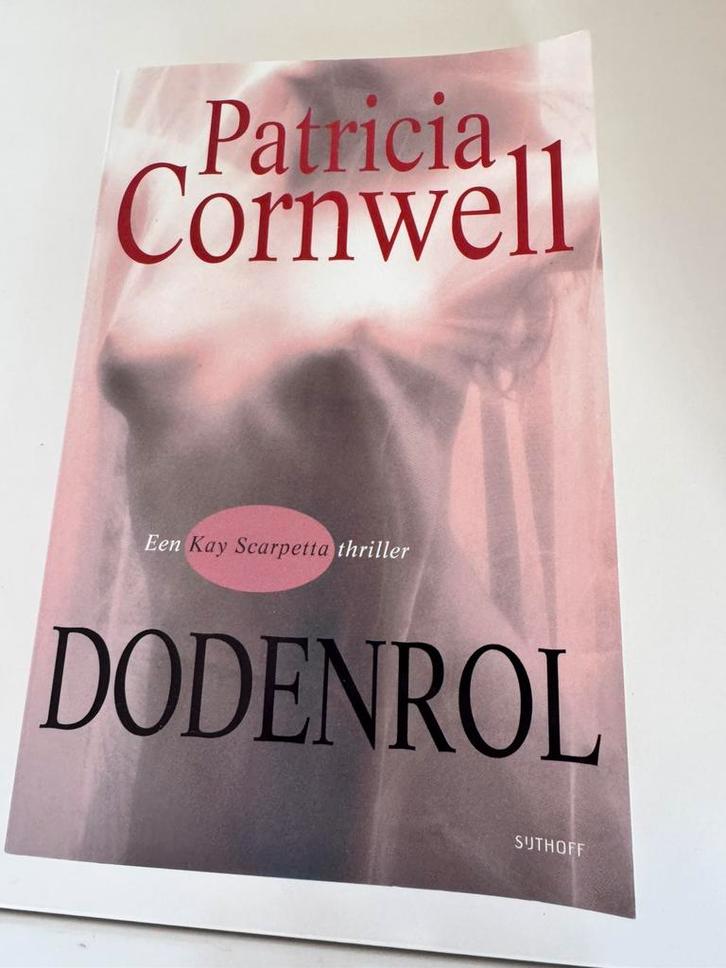 Patricia Cornwell - Dodenrol, Boeken, Thrillers, Zo goed als nieuw, Amerika, Ophalen of Verzenden