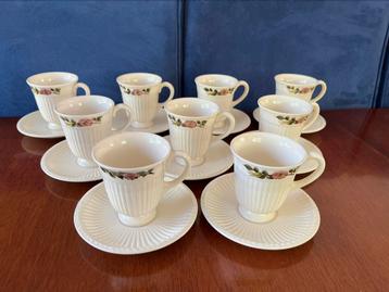 Wedgwood Briar Rose koffiekopjes met schotel beschikbaar voor biedingen