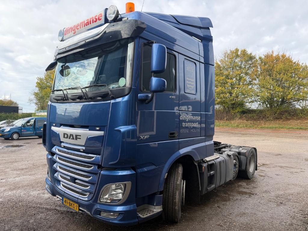 DAF XF 430 . 6x2 MIDLIFT , BJ NOVEMBER 2017,, Auto's, Vrachtwagens, Bedrijf, ABS, Airbags, Airconditioning, Alarm, Bluetooth, Metallic lak